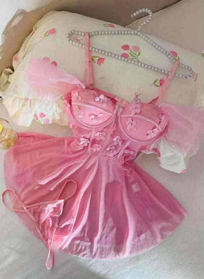 𝐋𝐢𝐧𝐠𝐞𝐫𝐢𝐞 ✨🎀